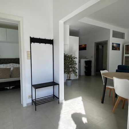 1-E Superbe Appartement Lumineux Шарлеруа Екстер'єр фото