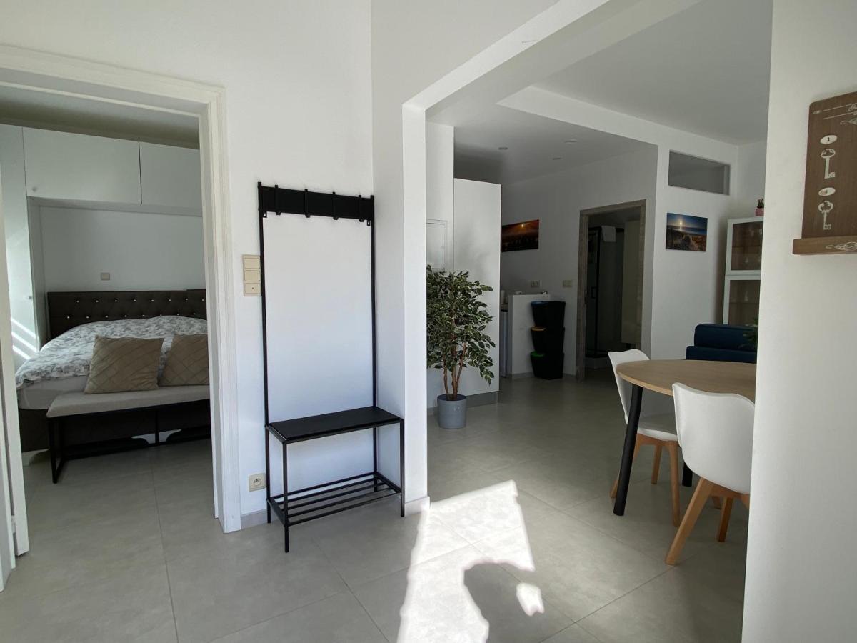 1-E Superbe Appartement Lumineux Шарлеруа Екстер'єр фото