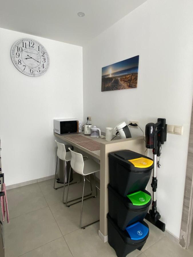 1-E Superbe Appartement Lumineux Шарлеруа Екстер'єр фото